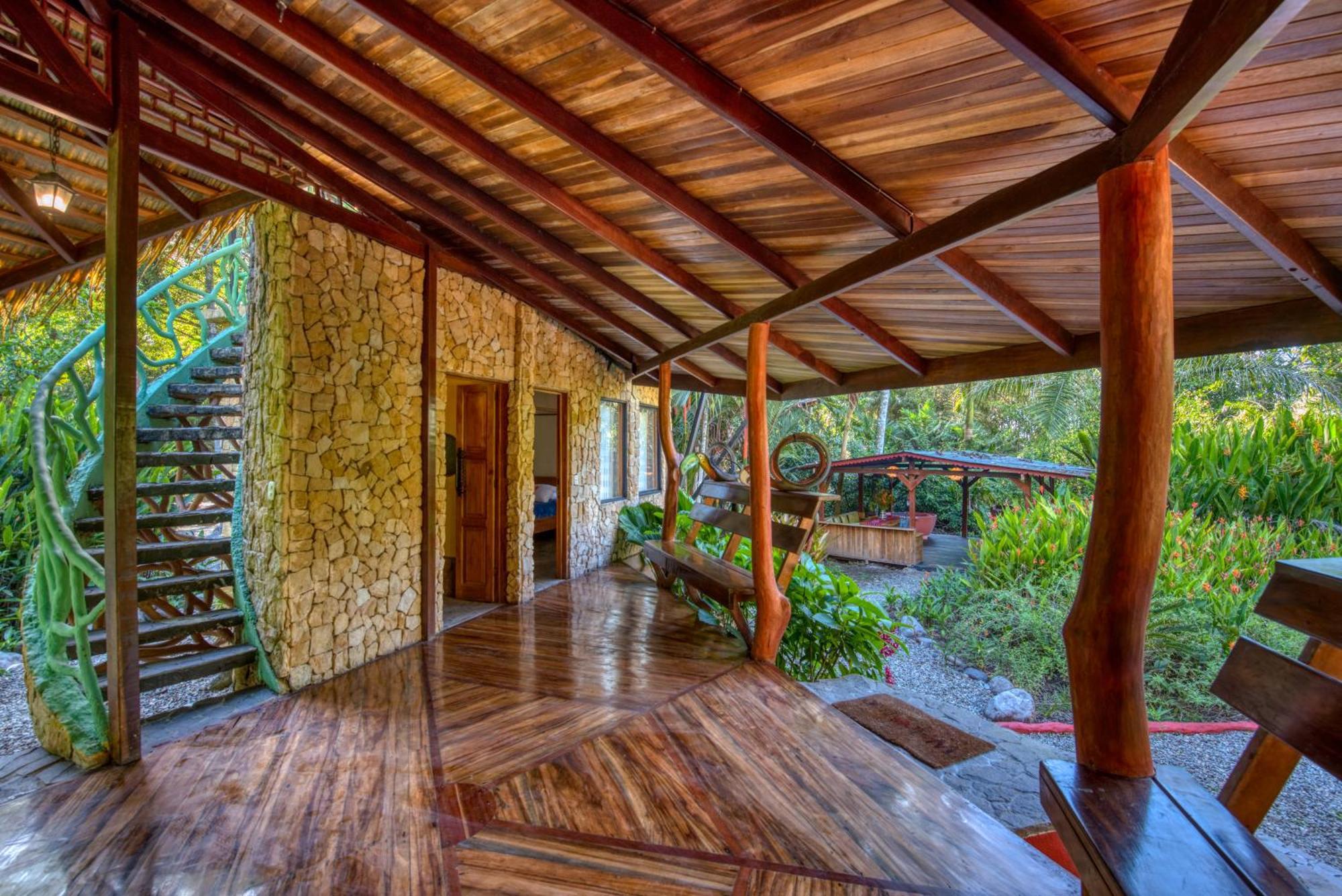 Tree House Beachfront Lodge Puerto Viejo de Talamanca Kültér fotó